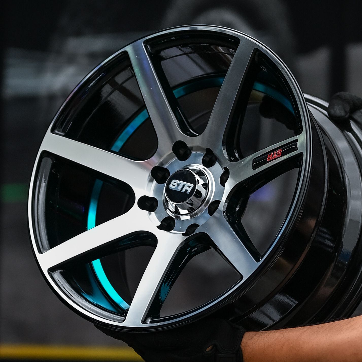 AQX84H-459 15X8 8/100/114.3 ET20 CB73.1