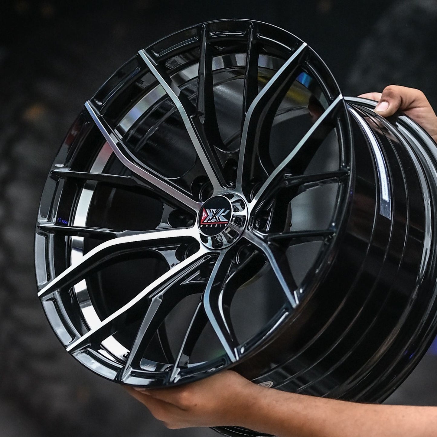 AQX84H-494 15X8 8X100/114.3 ET18 CB67.1