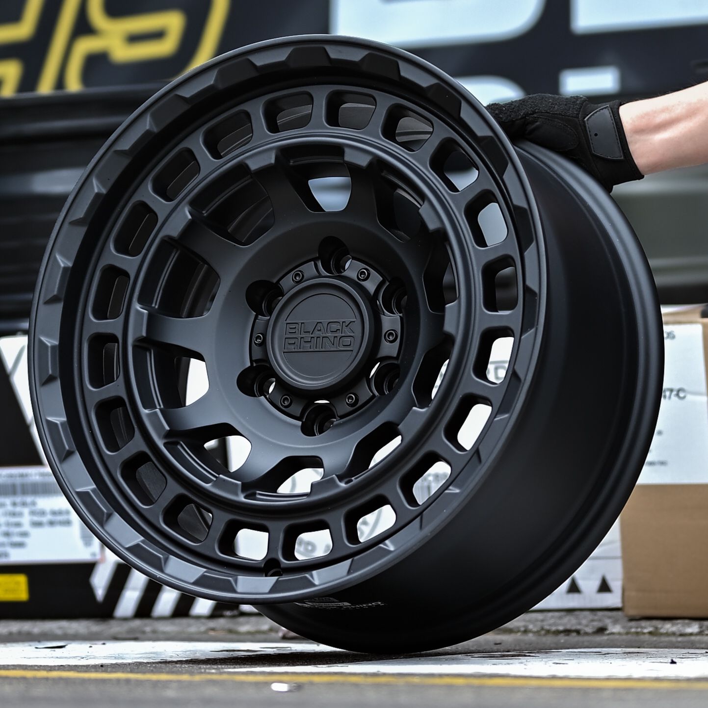 AVO4X46H-16 BLACK RHINO CHAMBER 20X9.5 6X139 ET+12 CB112