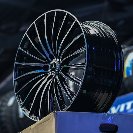 AVU5HM-05 21X9 5X112 ET40 CB66.56 + AVU5HM-06 21X10 5X112 ET45 CB66.56