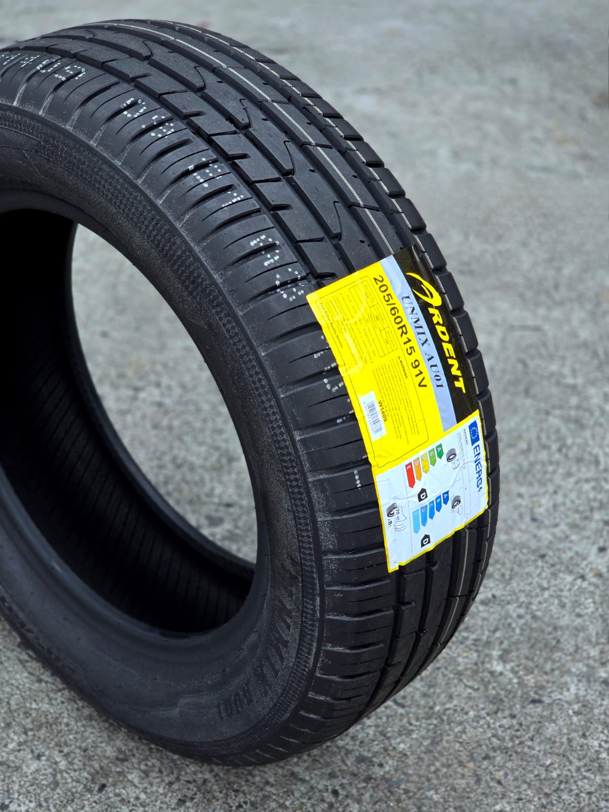 205/60R15 Ardent UNMIX AU01 (Ultima unidad disponible)