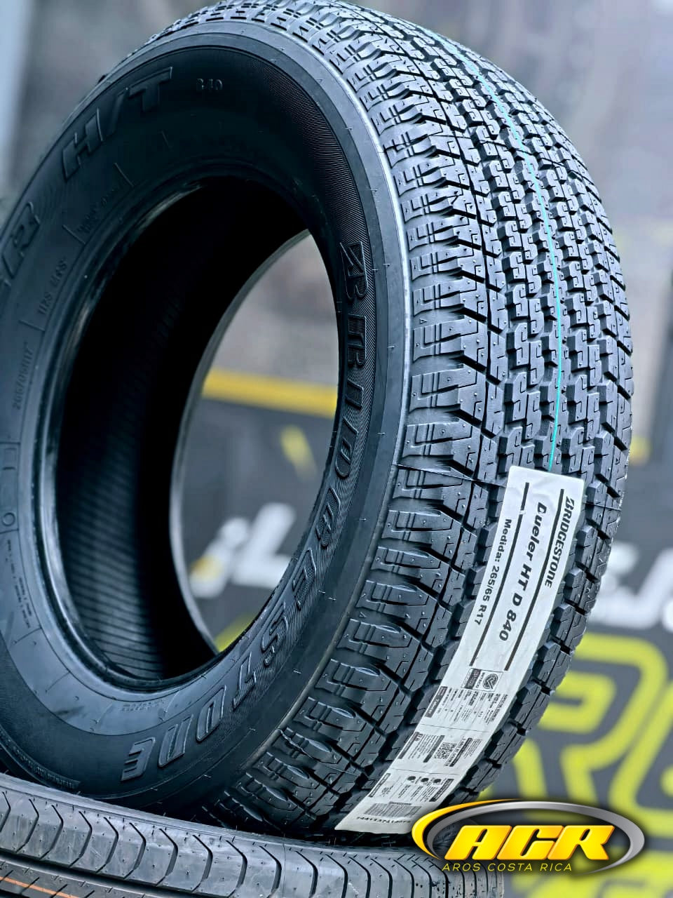 265/65R17 Bridgestone Dueler HT840