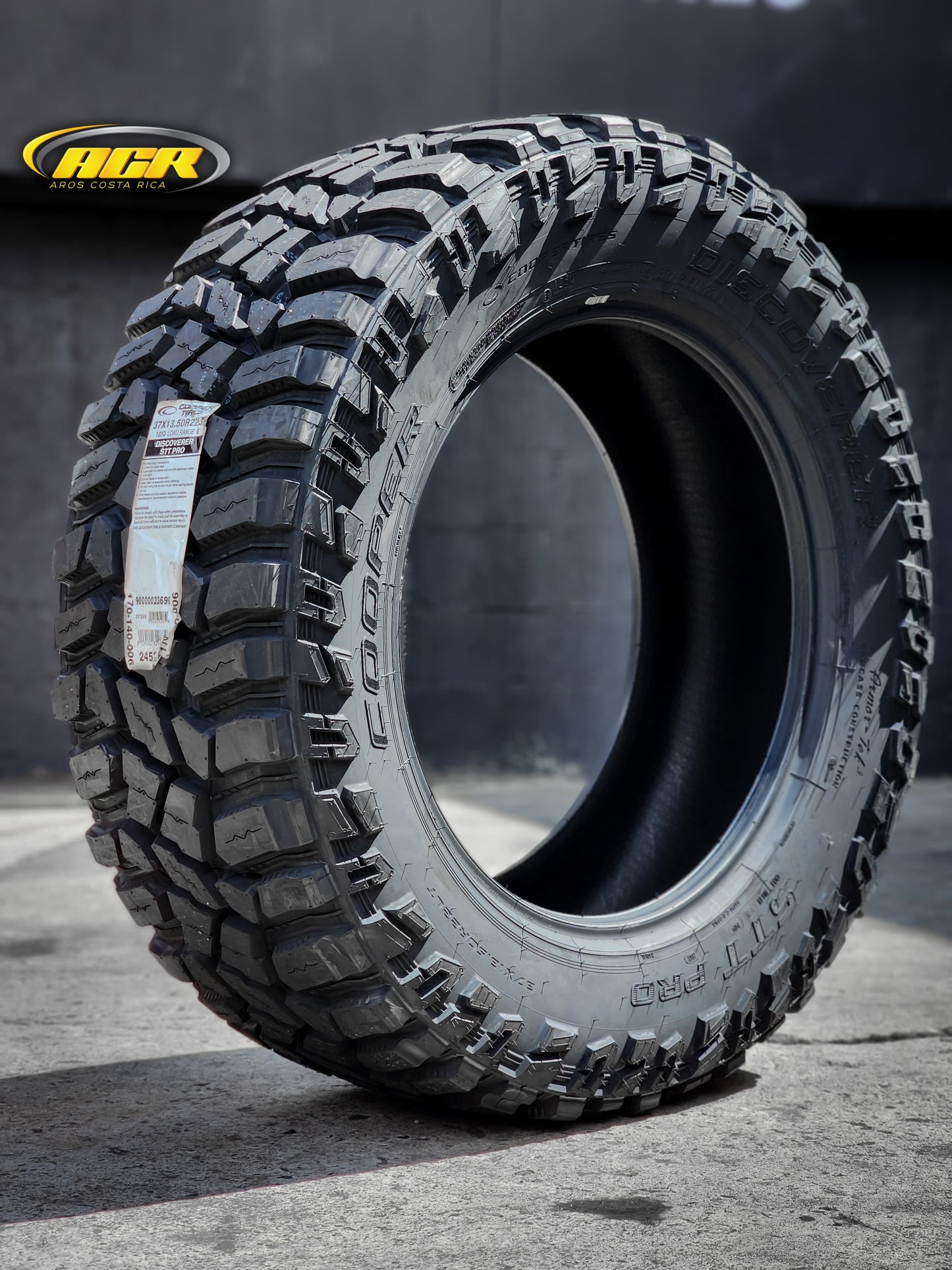 37x13.50R22 Cooper Discoverer STT PRO MT