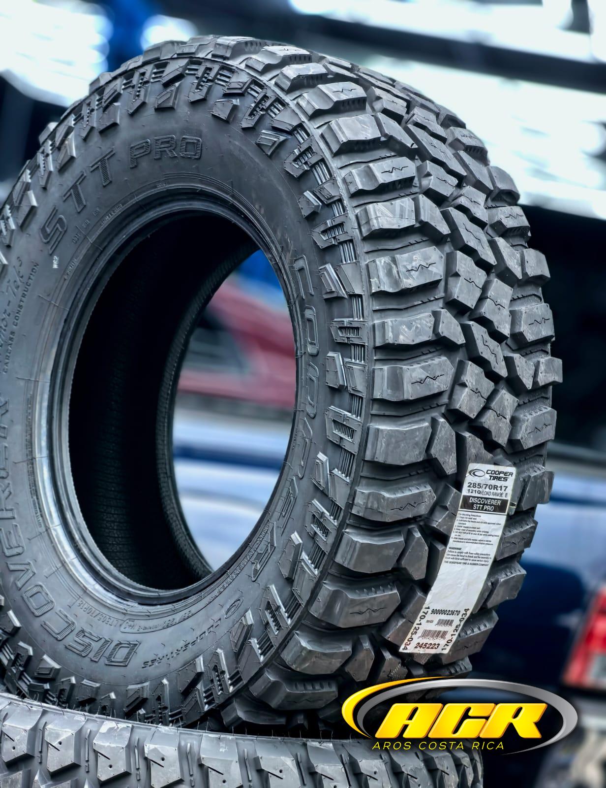 285/70R17 Cooper Discoverer STT PRO MT