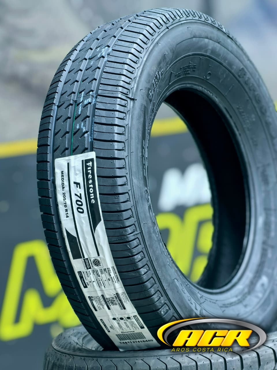 205/70R14 Firestone F-700