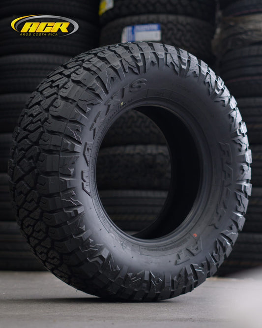 295/70R17 Maxxis Razr AT811