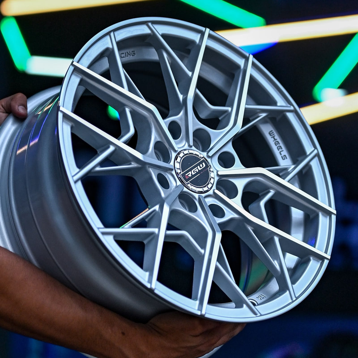 AQX74H-490 15X6.5 8X100/114.3 ET38 CB73.1
