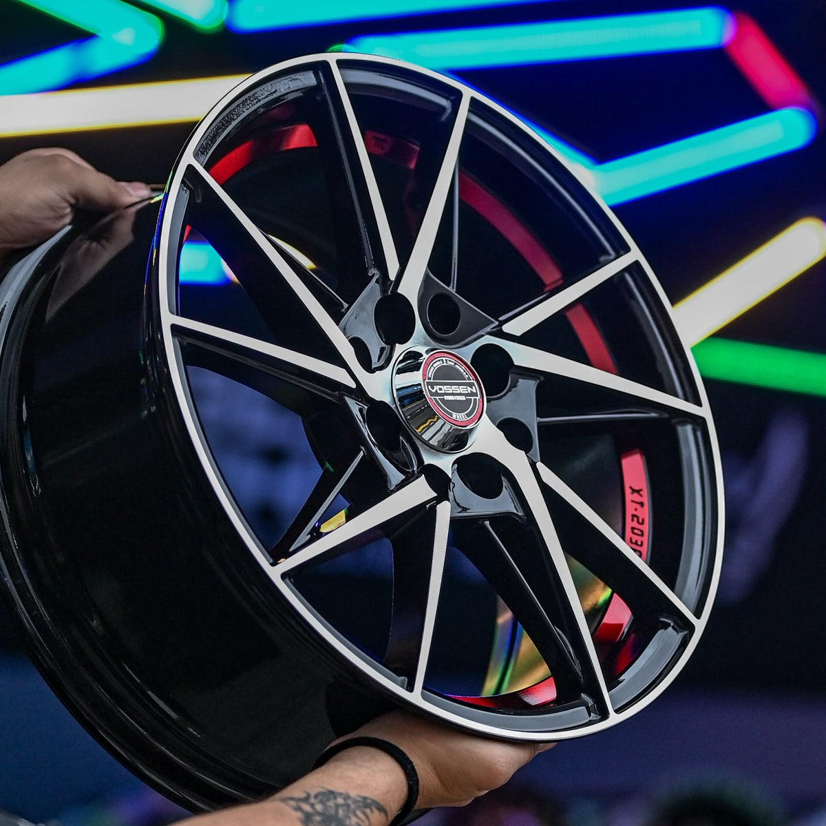 AQX74H-547 15x6.5 8x100/114.3 ET38 CB73.1