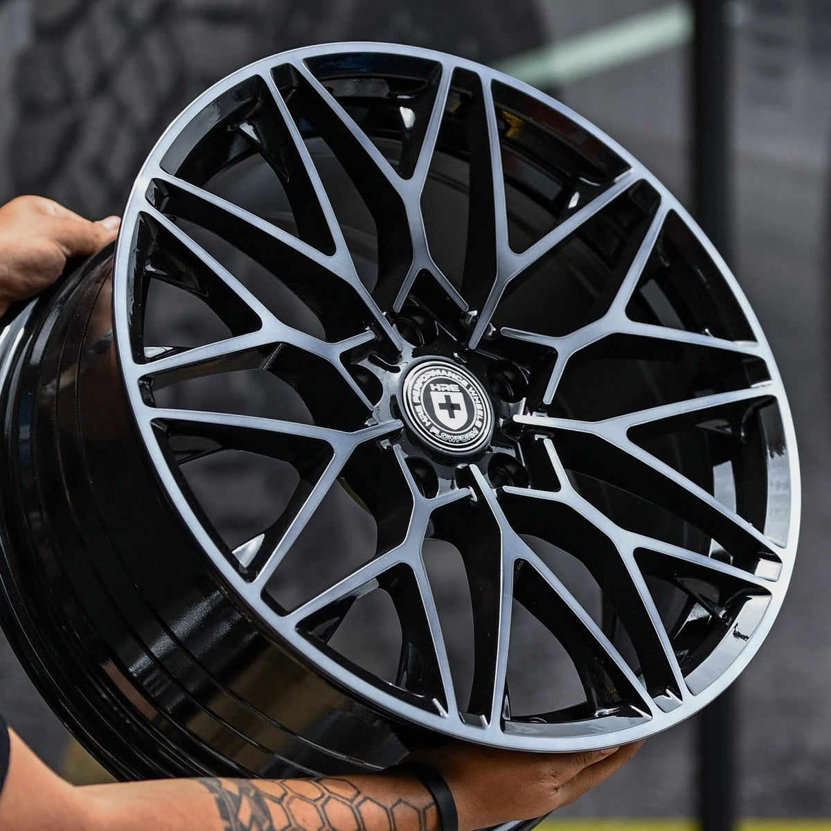 AD75H-556 17x7.5 5x114.3 ET38 CB73.1