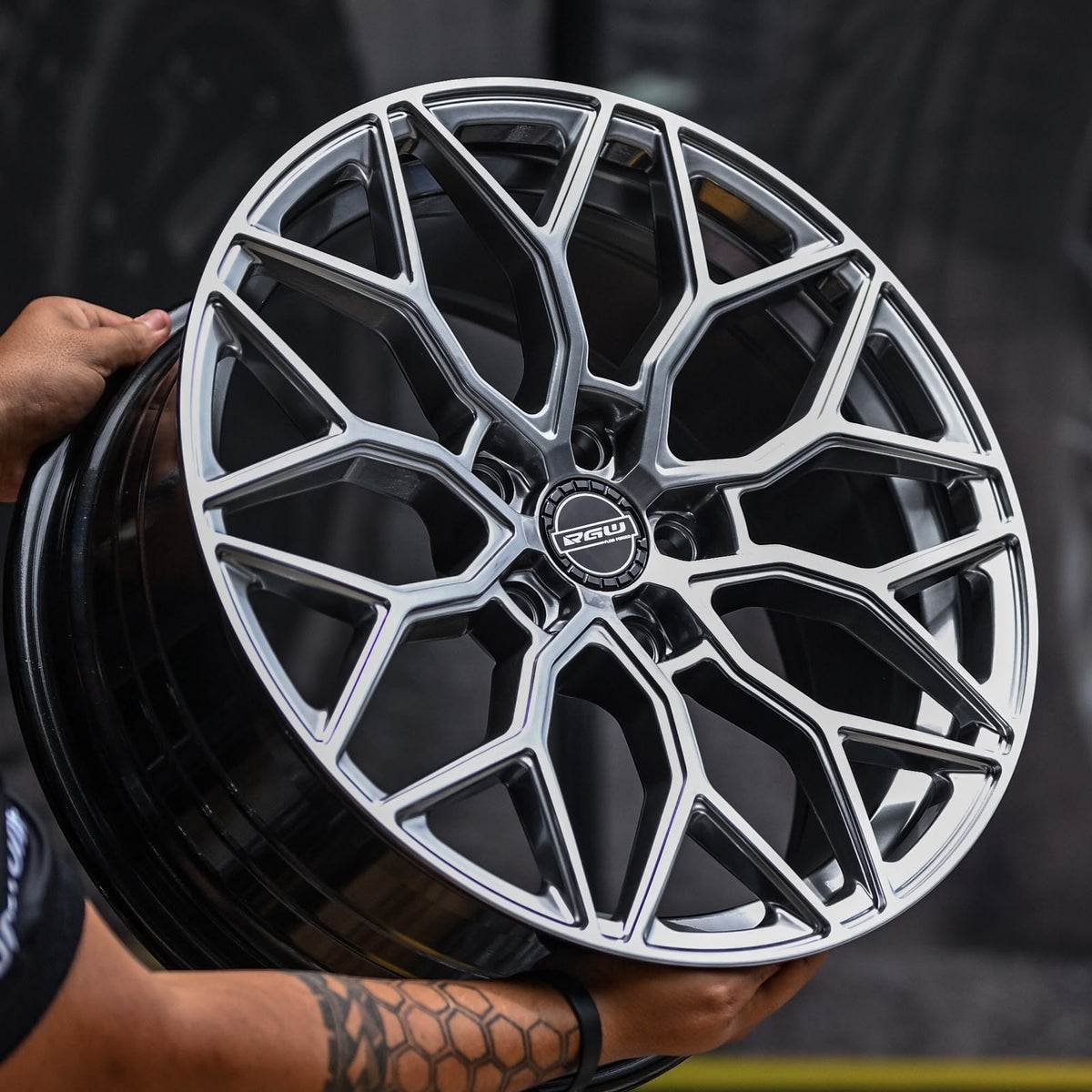 AD75H-559 17x7.5 5x114.3 ET38 CB73.1