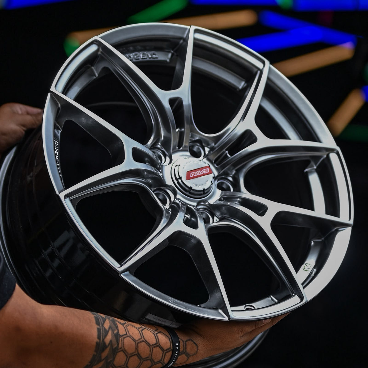 AD75H-550 17X7.5 5X114.3 ET38 CB73.1
