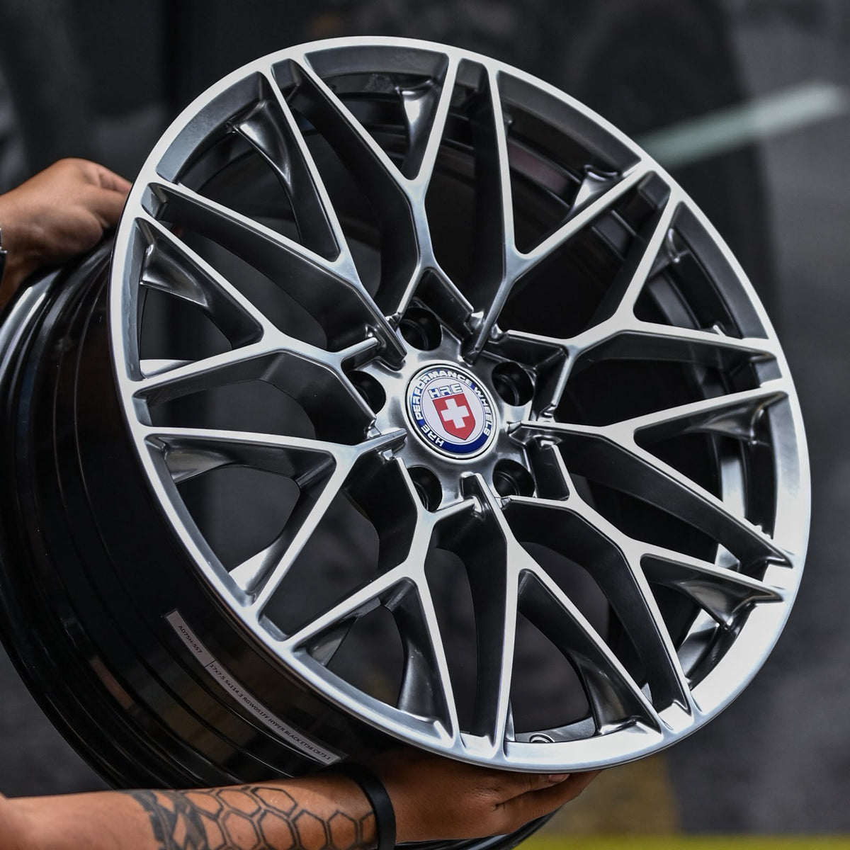 AD75H-557 17x7.5 5x114.3 ET38 CB73.1