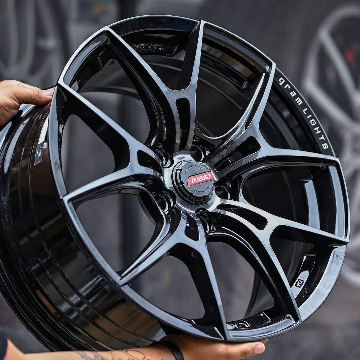 AD75H-549 17X7.5 5X114.3 ET38 CB73.1