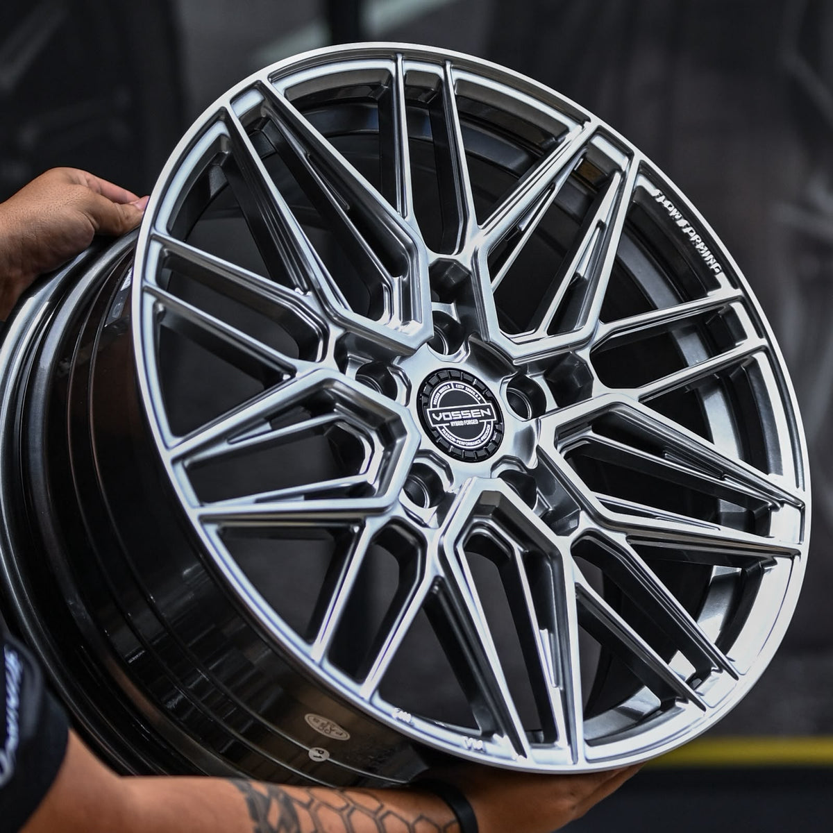 AD75H-552 17x7.5 5x114.3 ET38 CB73.1