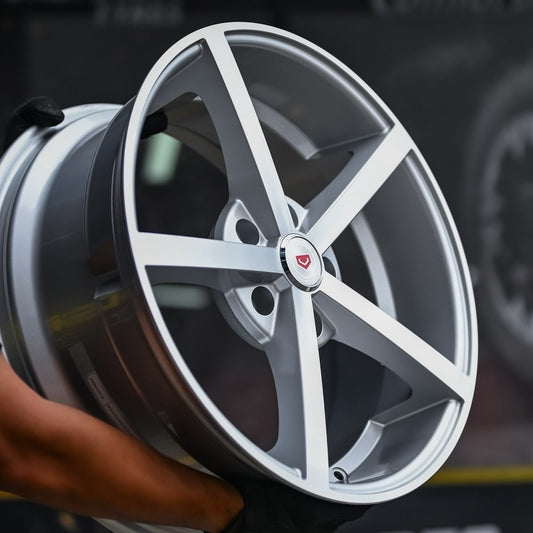 AD8BMW5H-36 18X8 5X120 ET35 CB74.1