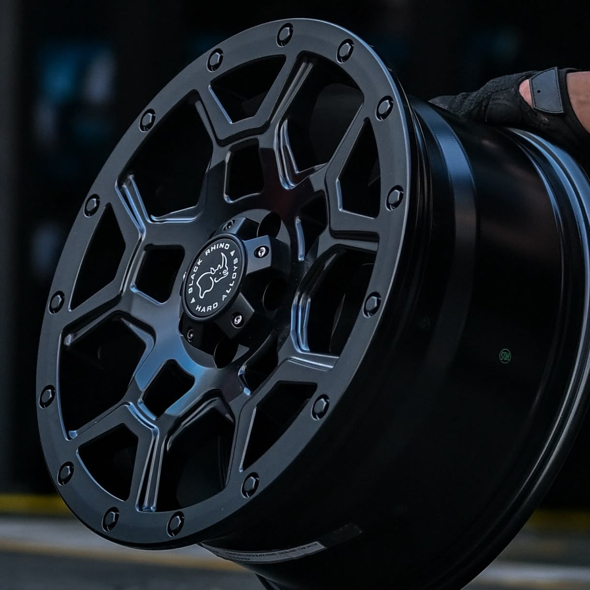 AOD75H-04 BLACK RHINO OVERLAND 17X8 5X114 ET35 CB76