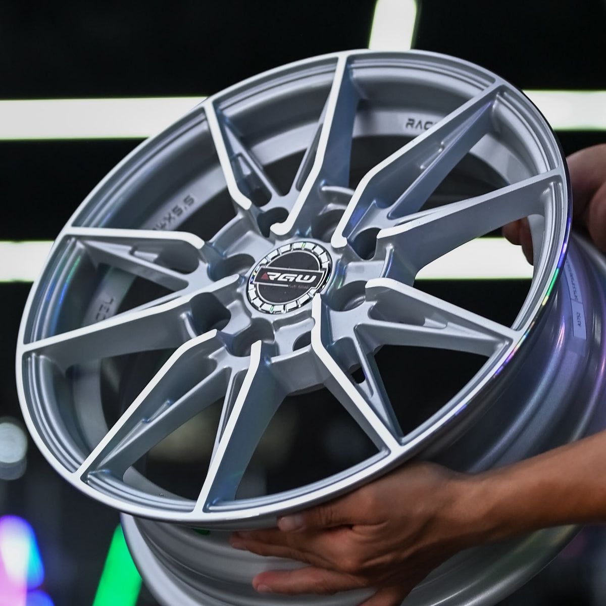 A1752 14X5.5 8X100/114.3 ET38 CB73.1