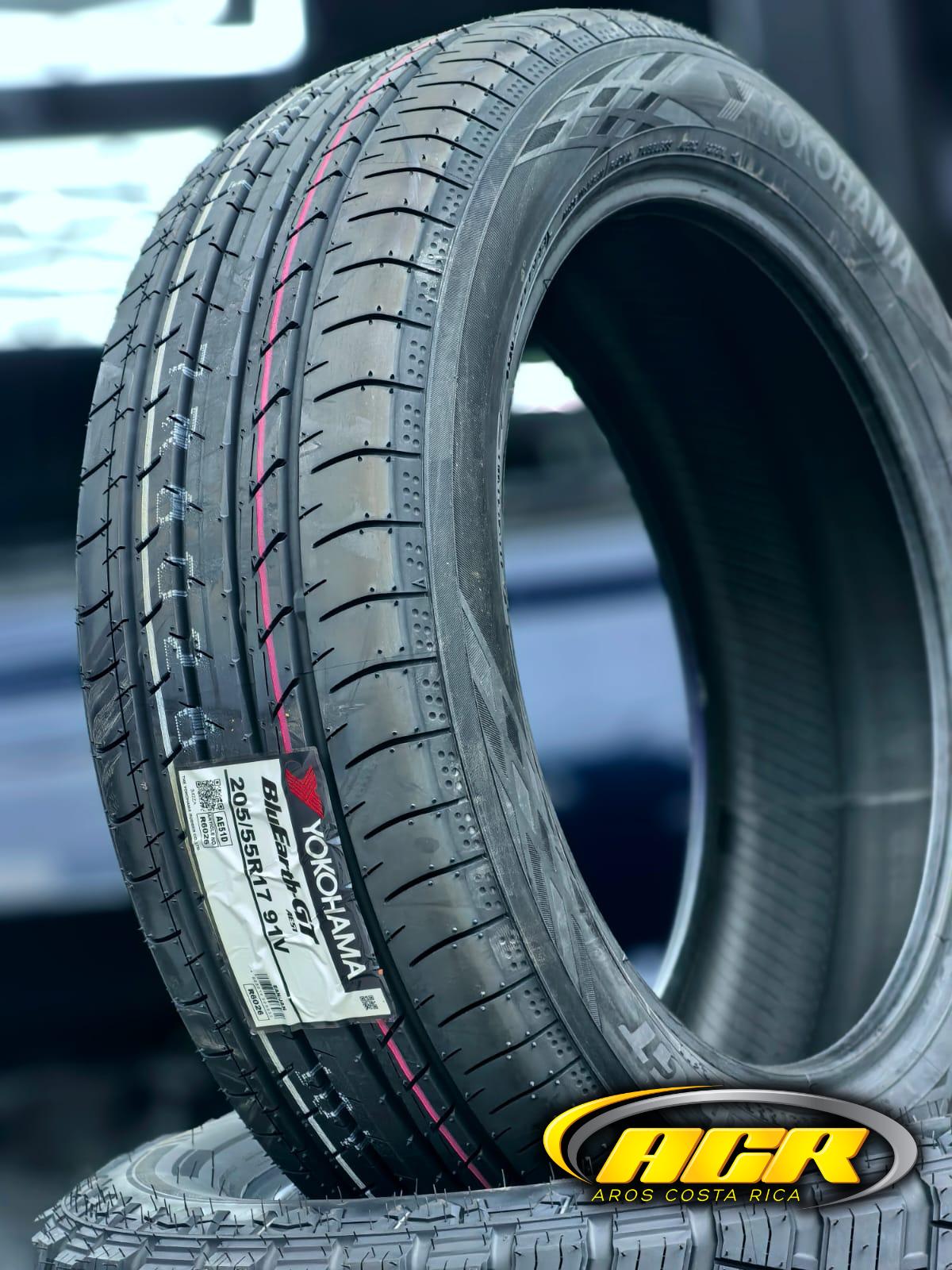 205/55R17 Yokohama Decibel E51