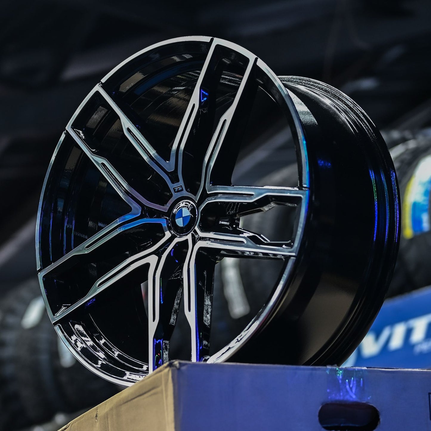 AV5HM-36 20X8.5 5X112 ET25 CB66.5 + AV5HM-37 20X9.5 5X112 ET35 CB66.5