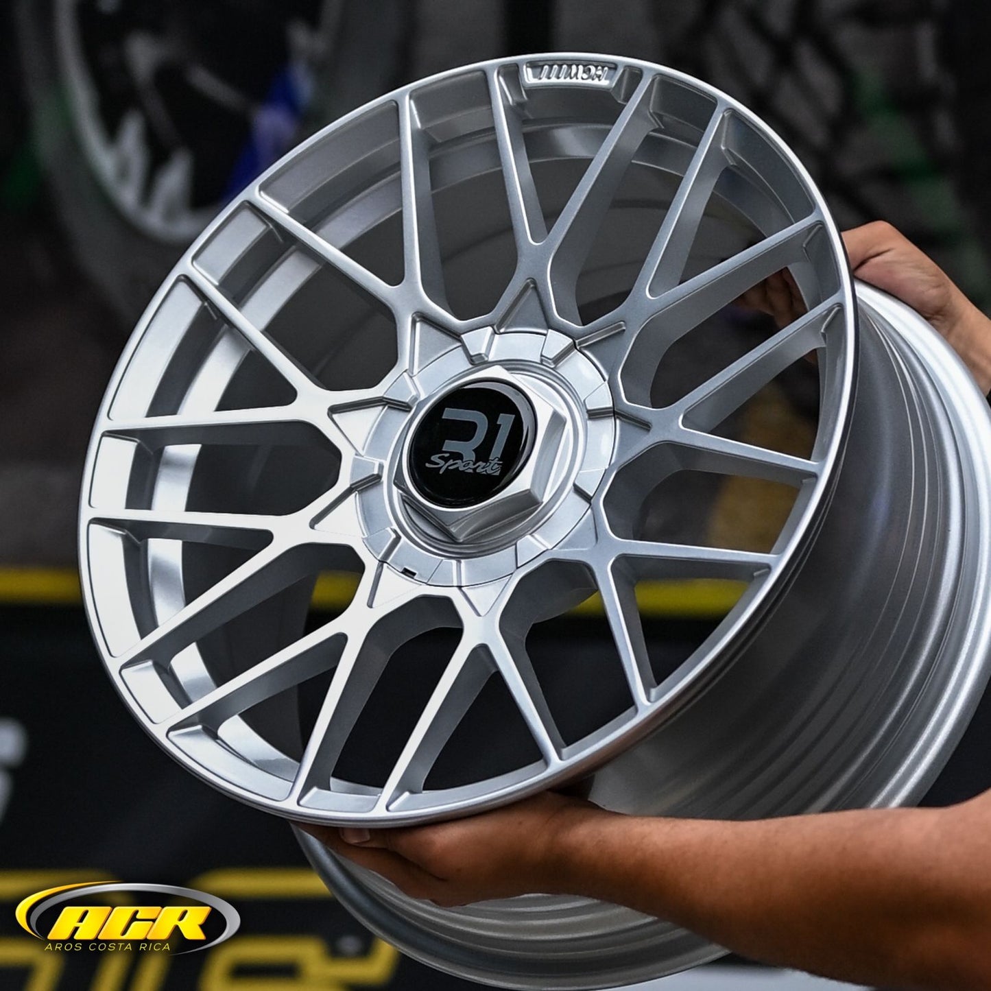 AD75H-526 17X8 5X100/5X114.3 ET15 CB73.1