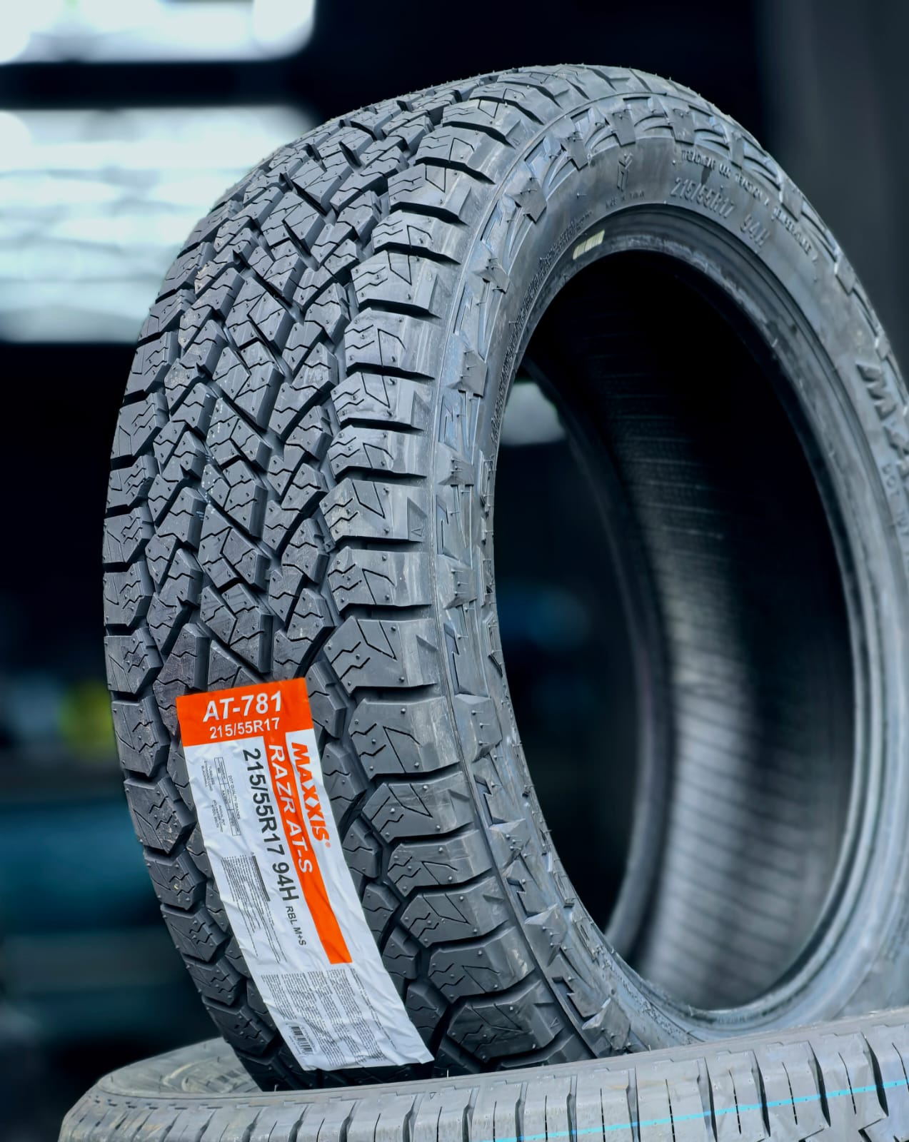 215/55R17 Maxxis Razr AT-781