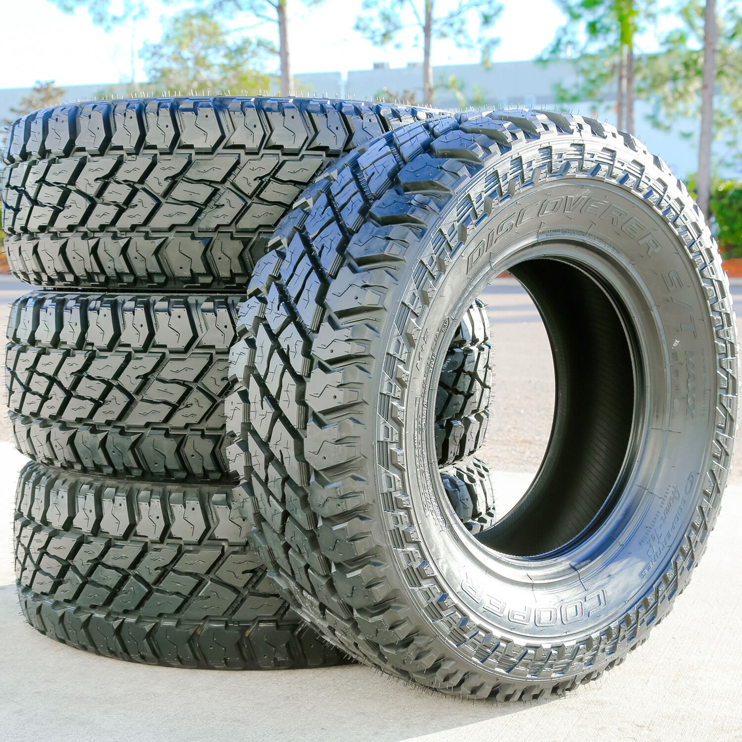 285/75R16 Cooper Discoverer S/T MAXX